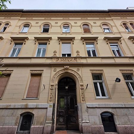 Artlovers' Flat - Kazinczy Street Будапеща Екстериор снимка